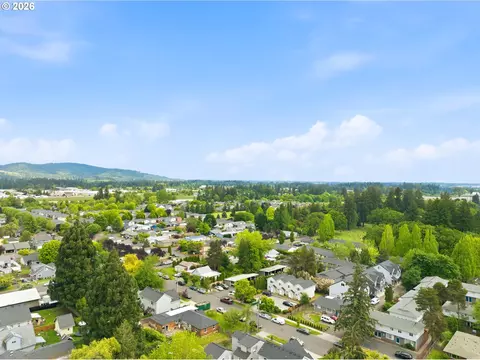 View/Area - 1552 E 3rd St, Newberg, OR 97132 photo 11 of 13