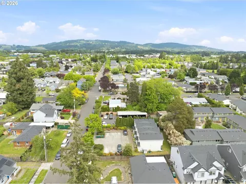 View/Area - 1552 E 3rd St, Newberg, OR 97132 photo 2 of 13