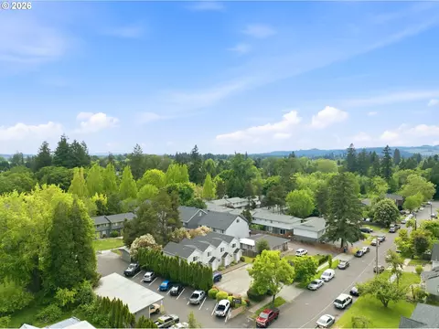View/Area - 1552 E 3rd St, Newberg, OR 97132 photo 3 of 13