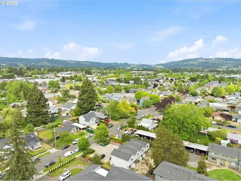 View/Area - 1552 E 3rd St, Newberg, OR 97132 photo 8 of 13