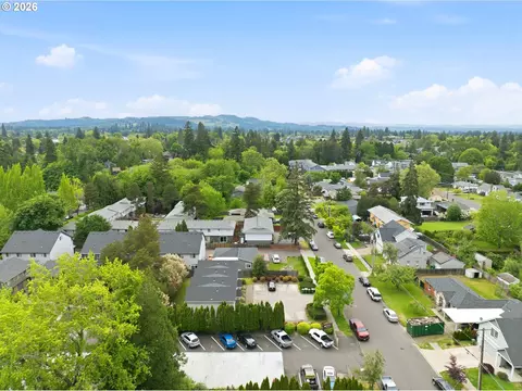 View/Area - 1552 E 3rd St, Newberg, OR 97132 photo 6 of 13