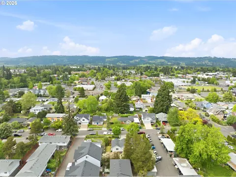View/Area - 1552 E 3rd St, Newberg, OR 97132 photo 9 of 13
