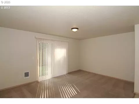 Living - 1552 E 3rd St, Newberg, OR 97132 photo 2 of 2