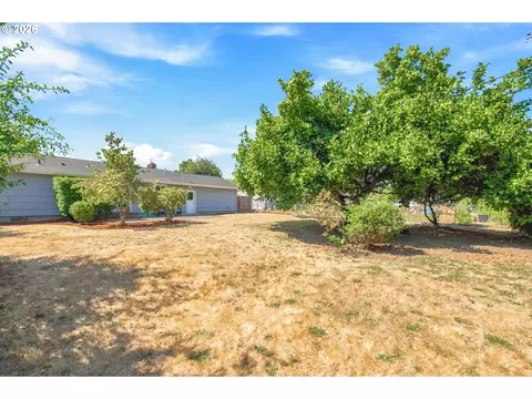 Exterior - 987 Baxter St, Eugene, OR 97402 photo 10 of 11