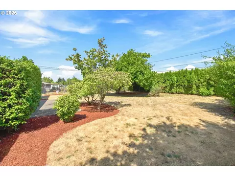 Exterior - 987 Baxter St, Eugene, OR 97402 photo 8 of 11