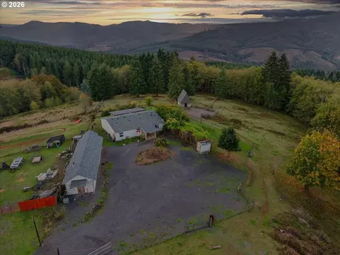 424 Maranatha Rd, Kelso, WA 98626