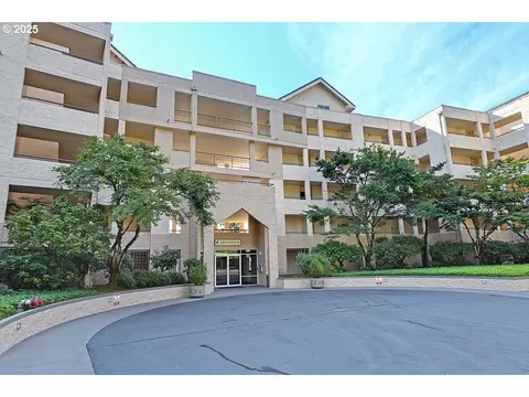 6665 W Burnside Rd #438, Portland, OR 97210