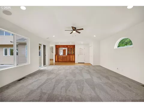 Living - 1774 River Pointe Loop, Eugene, OR 97408 photo 8 of 9