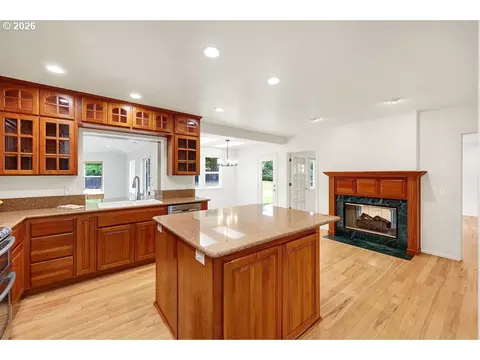 Kitchen - 1774 River Pointe Loop, Eugene, OR 97408 photo 1 of 6