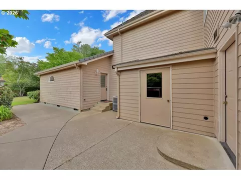 Exterior - 1774 River Pointe Loop, Eugene, OR 97408 photo 6 of 7