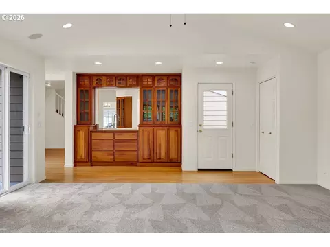 Living - 1774 River Pointe Loop, Eugene, OR 97408 photo 7 of 9