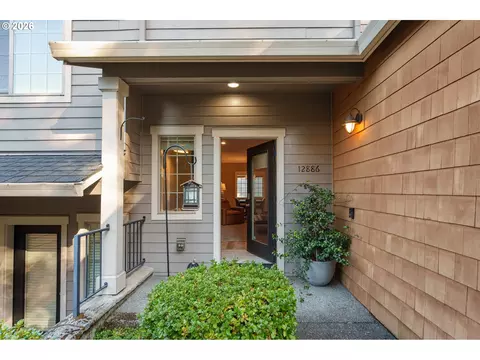 12886 Boones Ferry Rd, Lake Oswego, OR 97035