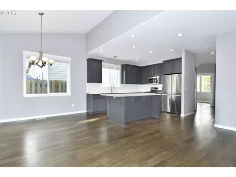 Kitchen - 5817 SE 33rd St, Gresham, OR 97080 photo 1 of 3