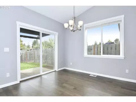 Dining - 5817 SE 33rd St, Gresham, OR 97080 photo 1 of 1