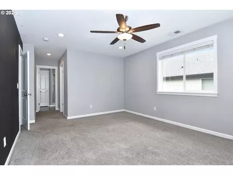Bedroom - 5817 SE 33rd St, Gresham, OR 97080 photo 10 of 10