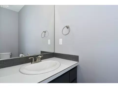 Bath - 5817 SE 33rd St, Gresham, OR 97080 photo 1 of 8