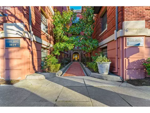 1829 NW Lovejoy St #313, Portland, OR 97209