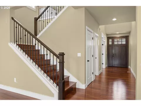 Entry Way - 1930 Sterling Park Pl, Eugene, OR 97408 photo 3 of 4