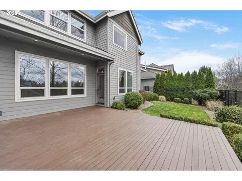 Exterior - 1930 Sterling Park Pl, Eugene, OR 97408 photo 5 of 9