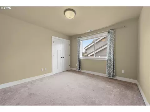 Bedroom - 1930 Sterling Park Pl, Eugene, OR 97408 photo 4 of 7