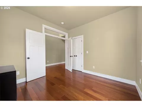 Bedroom - 1930 Sterling Park Pl, Eugene, OR 97408 photo 1 of 7