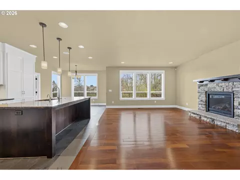Living - 1930 Sterling Park Pl, Eugene, OR 97408 photo 2 of 7