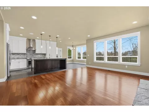 Living - 1930 Sterling Park Pl, Eugene, OR 97408 photo 5 of 7