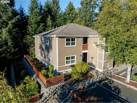 420 Elk Creek Rd #401, Cannon Beach, OR 97110