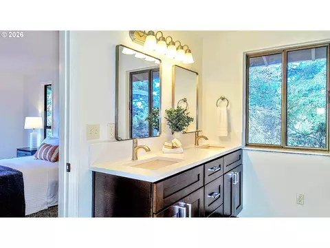 Bath - 7326 SE 252nd Ave, Gresham, OR 97080 photo 2 of 4
