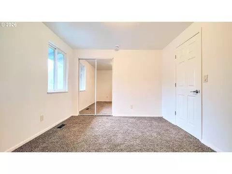 Bedroom - 7326 SE 252nd Ave, Gresham, OR 97080 photo 4 of 5