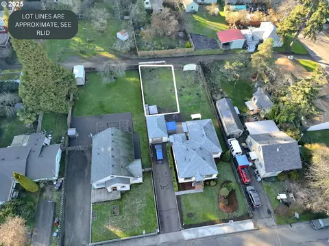 1652 Augusta Aly, Eugene, OR 97403