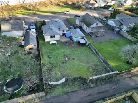 1652 Augusta Aly, Eugene, OR 97403 photo 5
