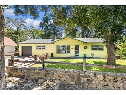 1306 E 18th St, The Dalles, OR 97058