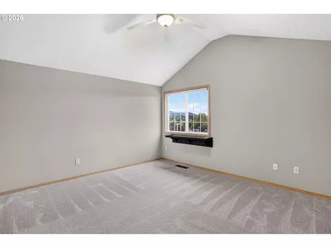 Bedroom - 50 SW Willowbrook Pl, Gresham, OR 97080 photo 1 of 6