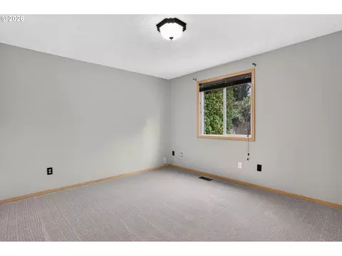 Bedroom - 50 SW Willowbrook Pl, Gresham, OR 97080 photo 3 of 6