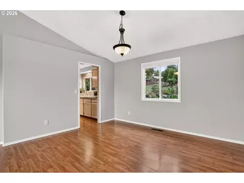 Living - 50 SW Willowbrook Pl, Gresham, OR 97080 photo 8 of 12