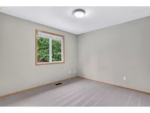 Bedroom - 50 SW Willowbrook Pl, Gresham, OR 97080 photo 5 of 6