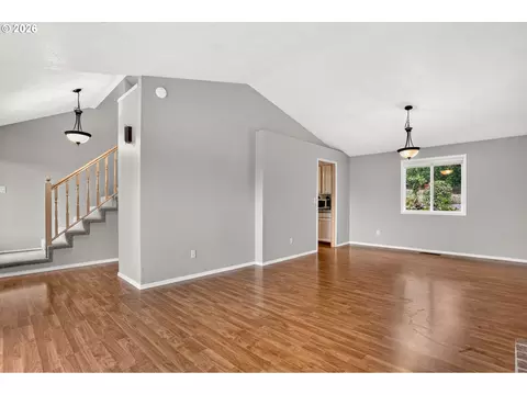 Living - 50 SW Willowbrook Pl, Gresham, OR 97080 photo 6 of 12