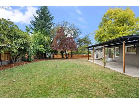 Exterior - 1025 NW Wallula Ave, Gresham, OR 97030 photo 7 of 9