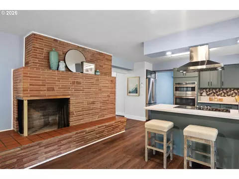 Kitchen - 1025 NW Wallula Ave, Gresham, OR 97030 photo 1 of 7