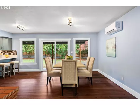 Dining - 1025 NW Wallula Ave, Gresham, OR 97030 photo 1 of 3