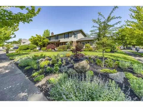 2885 Powderhorn St, Eugene, OR 97408