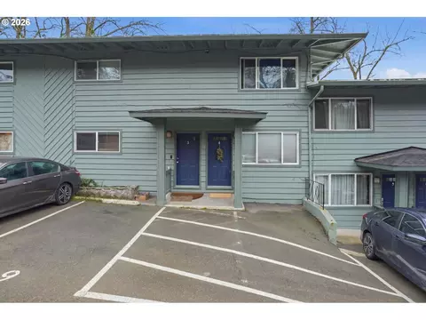 1015 SW Bertha Blvd #4, Portland, OR 97219
