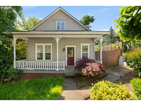1688 Sunset Ave, West Linn, OR 97068