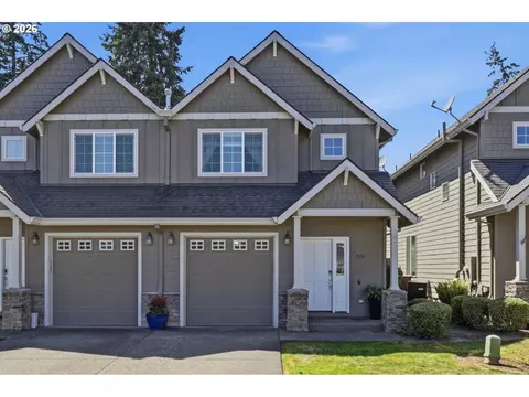 1957 N Pine St, Canby, OR 97013