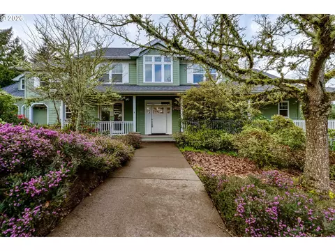 2015 E 43rd Ave, Eugene, OR 97405