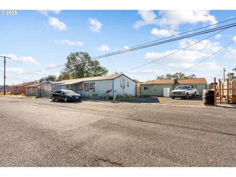 153 W Beech Ave, Hermiston, OR 97838