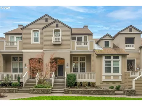 1889 NE Ashberry Dr, Hillsboro, OR 97124