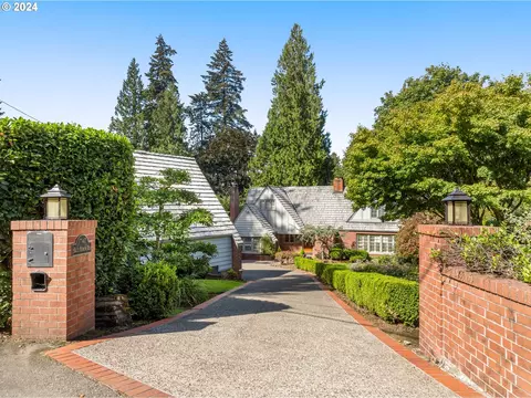 17447 Blue Heron Rd, Lake Oswego, OR 97034