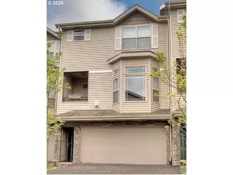 12138 NE Fremont St, Portland, OR 97220